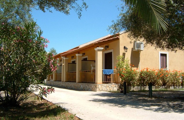 Perfect located holiday apartment | directly at the sea | own beach access | Wif