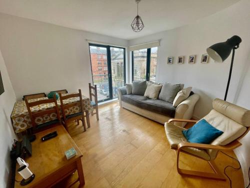Perfect Location in Heart of Glasgow West End Pass the Keys
