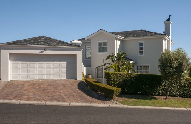 Perfect Luxury 5 Double Bedroom Villa in Secure Luxury Bel'Aire Winelands Estate