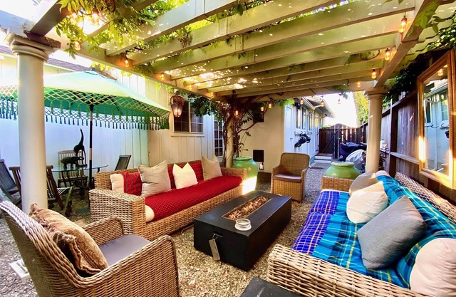 Perfect luxury getaway two blocks from Oldtown State Street!