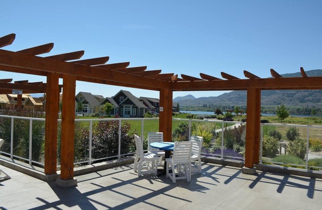 Perfect spot by the pools #125