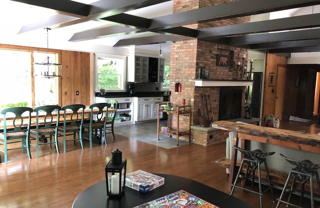 Perfectly appointed, clean, roomy, single-family near village & Cranmore.