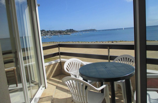 PERROS-GUIREC, T2, PANORAMIC SEA VIEW OF THE STAY, THE BEDROOM AND THE TERRACE