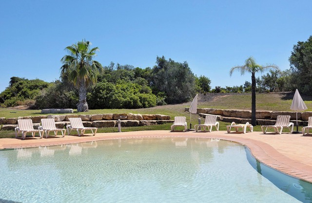 Pestana Gramacho Residence Studio with Mountain View, Pool & Wi-Fi
