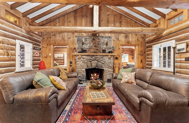 Pet/family friendly cabin w/lake access < 2 miles from Camp of the Woods