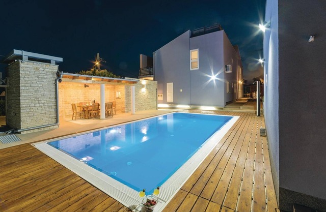 Pet friendly apartment in Veli Rat
