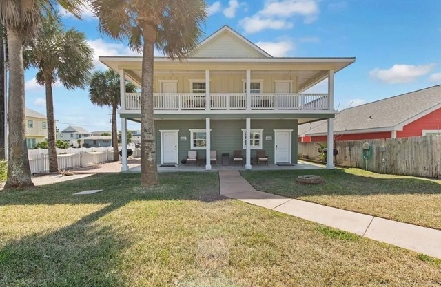 Pet Friendly, Close to the Beach, Golf Cart Access