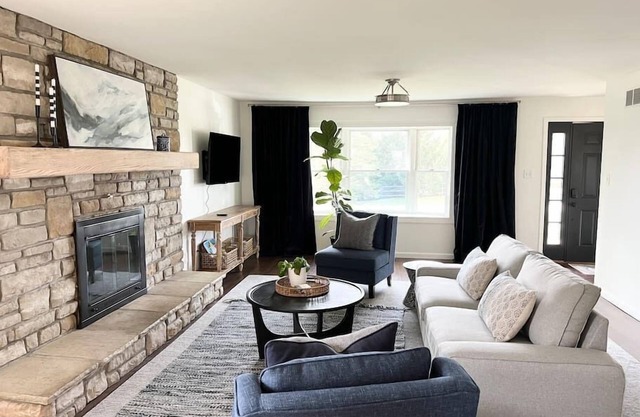 Pet friendly cottage located between the Ark & Creation Museum