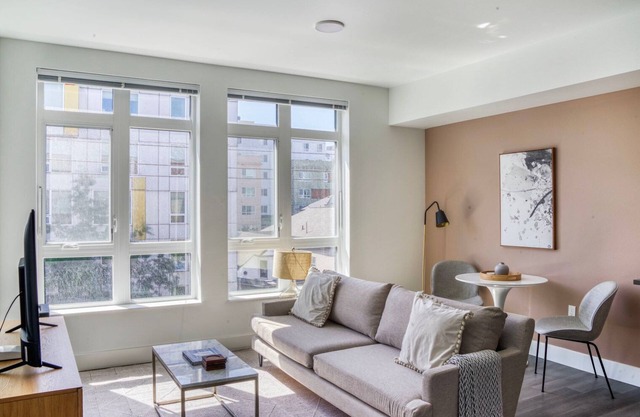 Pet-Friendly First Hill Jr 1BR w/Gym, Roof Lounge & W/D, by Blueground