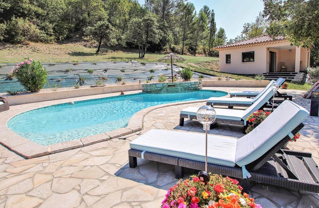 Pet friendly home in St Montan