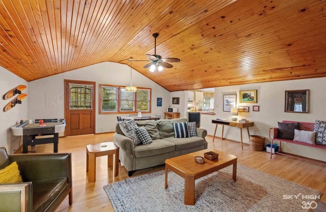 Pet-friendly Lakeview Cabin on Beaver w/Firepit