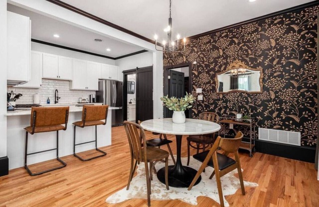 Pet Friendly | Modern Touches | Walk to Bars