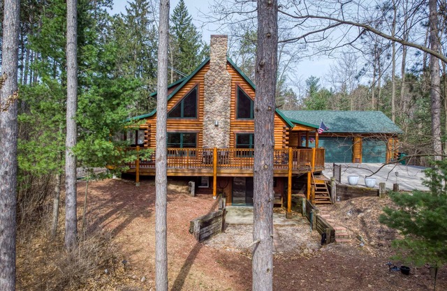 Pet friendly, Private Lot - Great for Families and Groups!