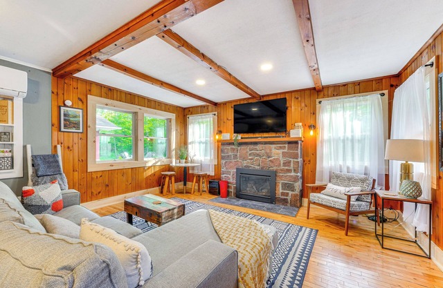 Pet-friendly Wilmington Retreat w/Hot Tub!