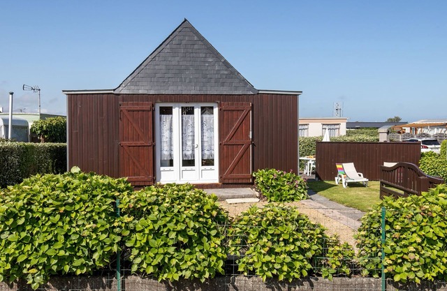 Petit Chalet à la Plage by Interhome