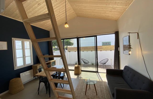 Petite Maison Neuve Centre Village Proche DES Plages