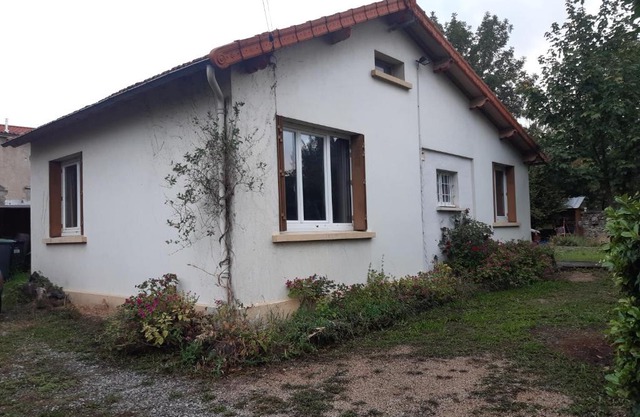 Petite maison très paisible avec jardin à Cournon - Puy de Dôme !