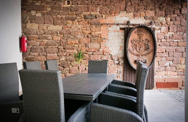 Pfalzzeit - Auf der Mauer