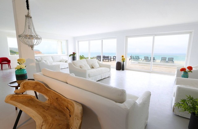 PG Beach Villa - Luxury Villa Oceanfront