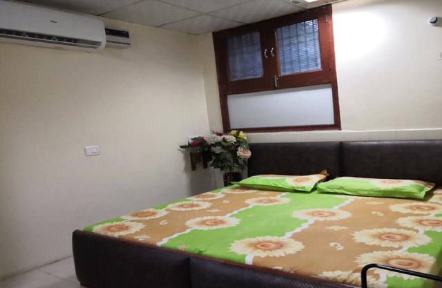PG NESTAWAY-Budget Double Room C