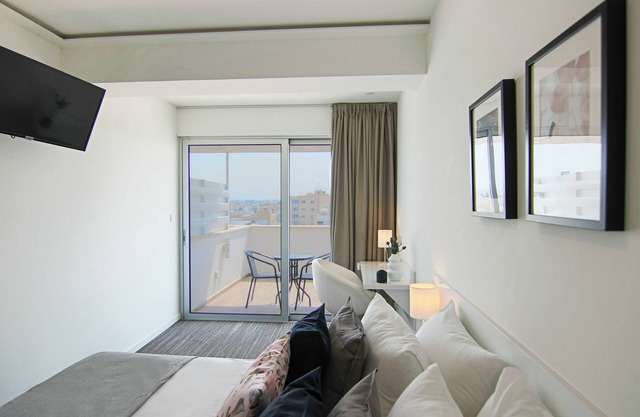 Phaedrus Living Luxury Suite Nicosia 508