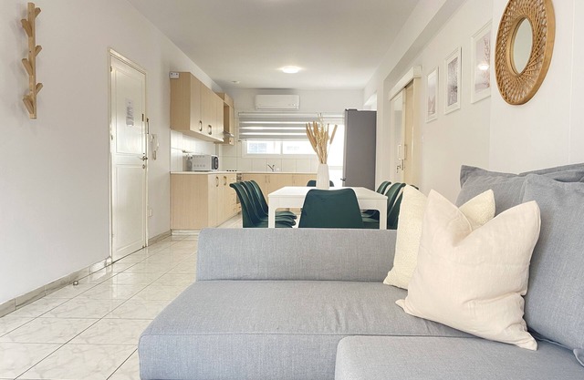 Phaedrus Living Town Flat Stephania 302