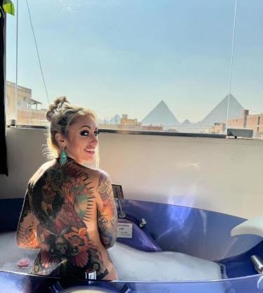 Pharaoh jacuzzi pyramids view