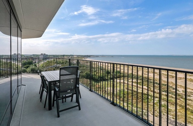 Pharos Sea Wave Panorama