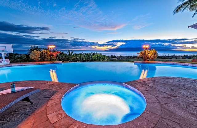 Pickleball, basketball, Ocean Views! 6br/4.5ba,pool,hot tub, Gated Estate!