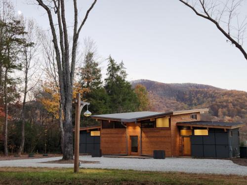 Piedmont Grove Lodging