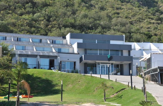 Pinares Panorama Suites, Spa & Convention Center