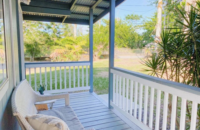Pineapple Studio, Kitchenette, Private Lanai