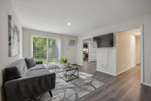 Pinebrook 914 I Popular 2br Apartment For Rent !