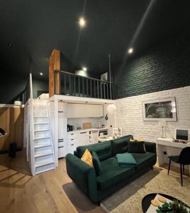 Piotrkowska 37 - Green Leaf