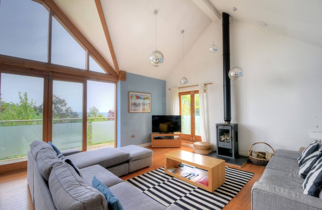 PIPPIN, family friendly, luxury holiday cottage in Charmouth