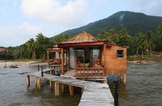 Pirate Guesthouse-private beach-Resort Access