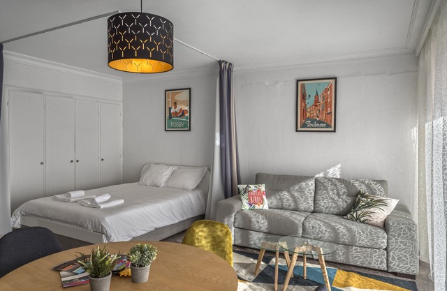 Place Occitane-Apartment-Modern-Terrace-Ensuite with Bath