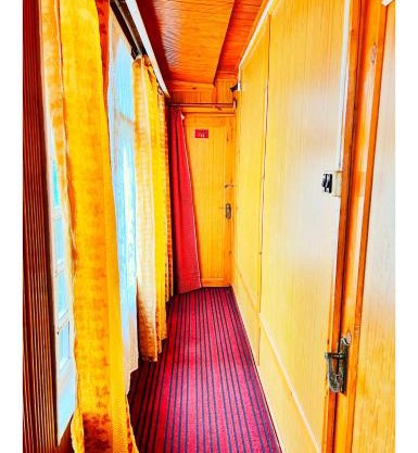 Plato Excellence Accommodation & Transportation