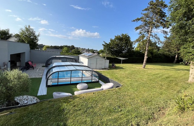 pleasant house for 6 with heated swimming pool