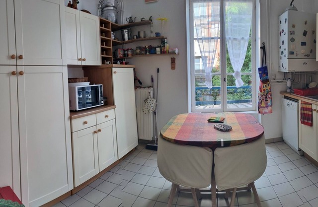 -Plein Centre- Comfortable-Spacious-3 Bedrooms-