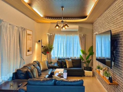 Plenty Of Reasons To Stay Here Check It Out