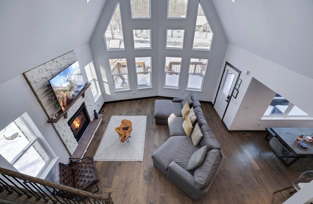 Poconos Masthope 4BR Ski Big Bear Sauna-Lake-Pools