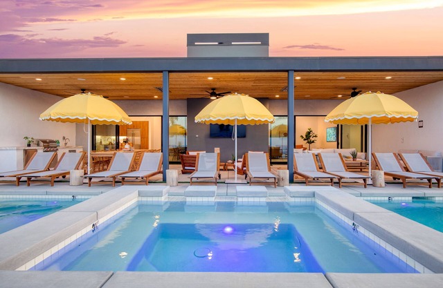 Polo Villas Bella | 2 Homes | Putting Green, Bocce Ball | Sleeps 32