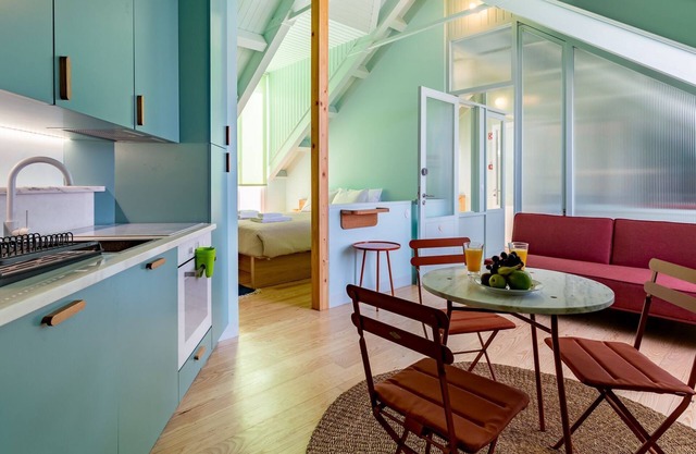 Pombaline Building W/Pool - Apt 5 by LovelyStay