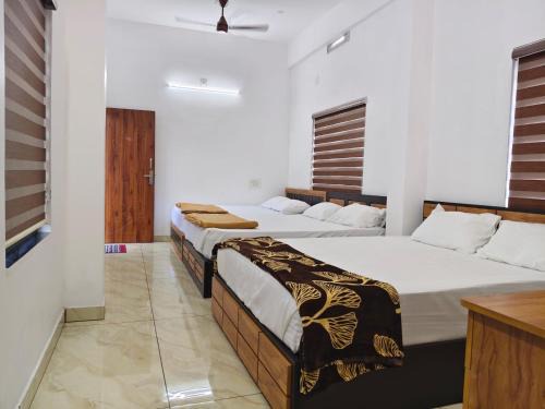 Ponnus Residency