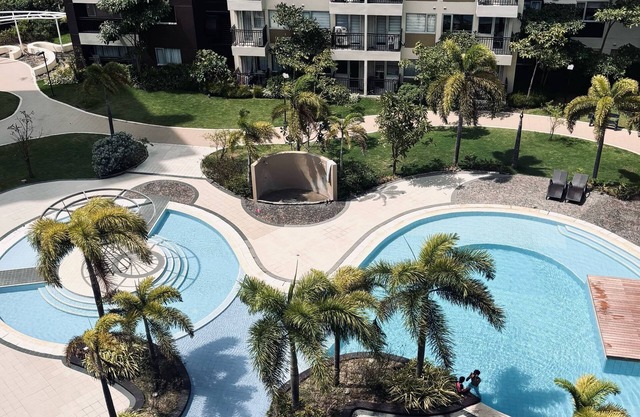 Pool & Garden Tranquility