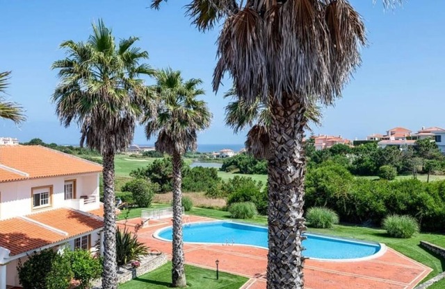 Pool-Golf-Ocean resort home in Praia Del Rey