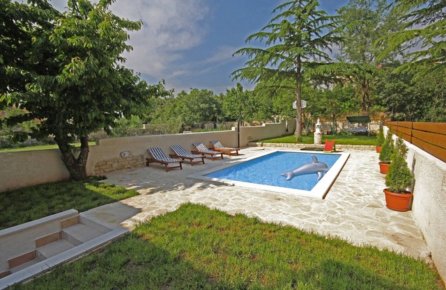 Pool, grill, WiFi, bicycles, table tennis, dishwasher, washing machine