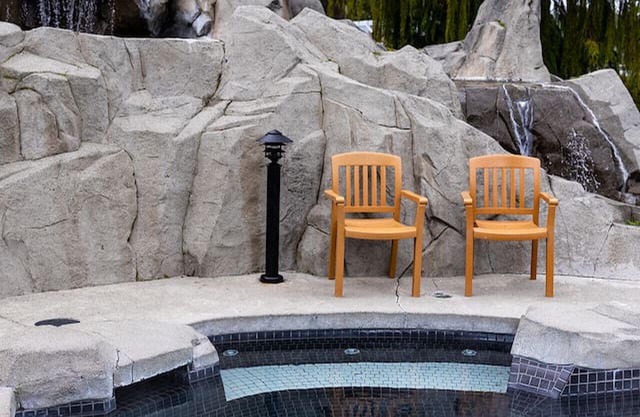 Pool Hottub Kayaks BBQ Tides & Tranquility Suite A