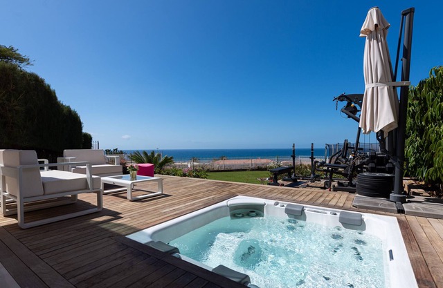 Pool, jacuzzi, games and steps from the beach